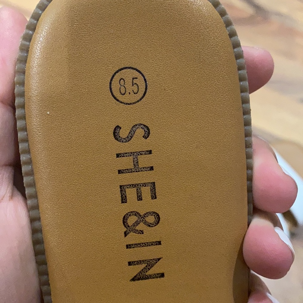Sandals - Picture 3 of 3